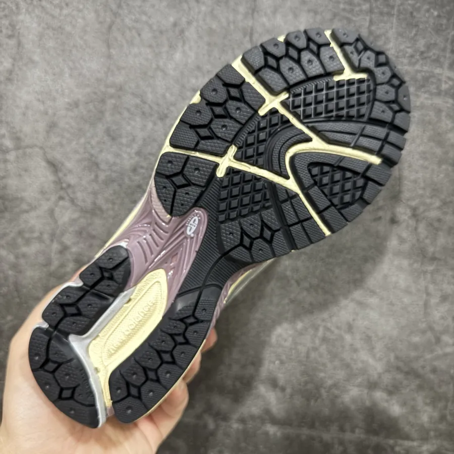 LOEWE Ballet Runner 2.0 Asymmetrical Toe Design