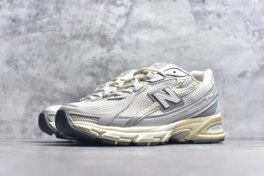 New Balance 740 Series Vintage Sneaker