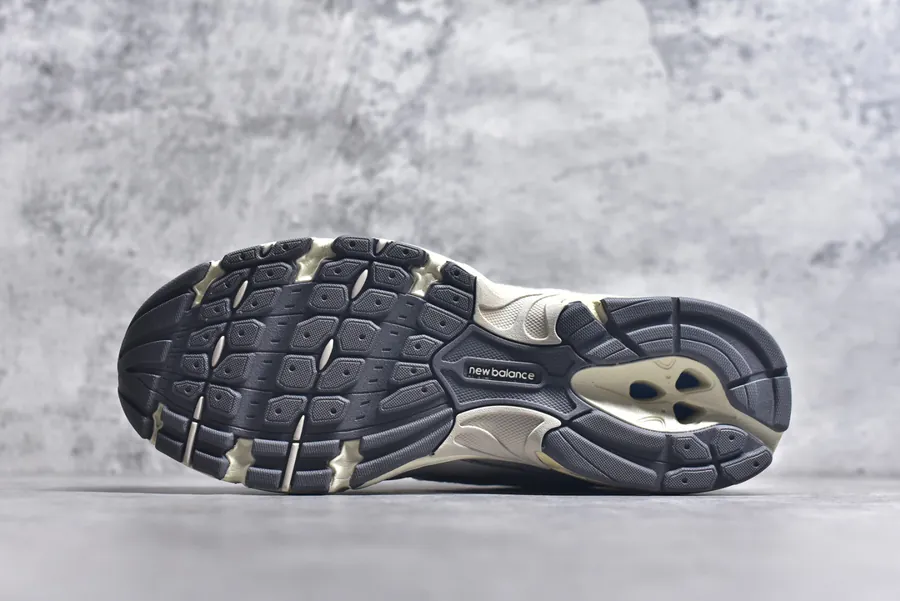 New Balance 740 Series Vintage Sneaker