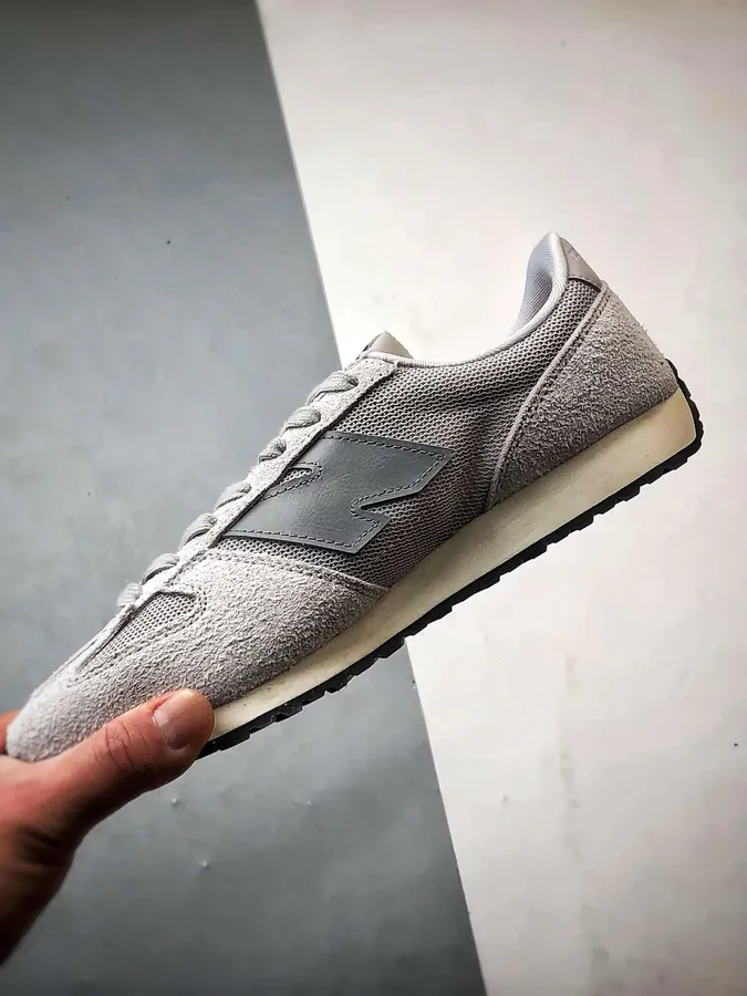 New Balance 471 Series Retro Lightweight Sneaker