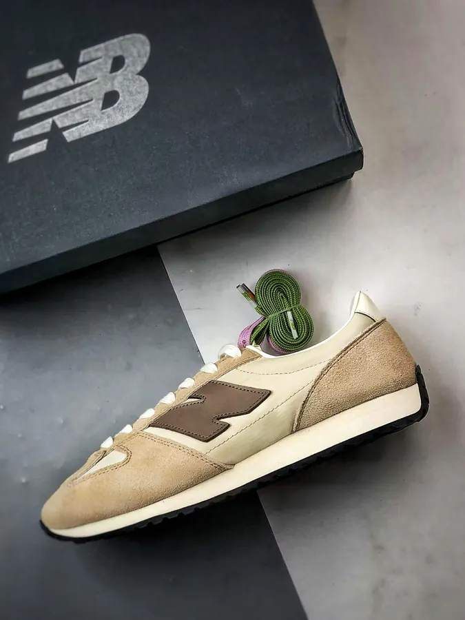 New Balance 471 Retro Sneaker