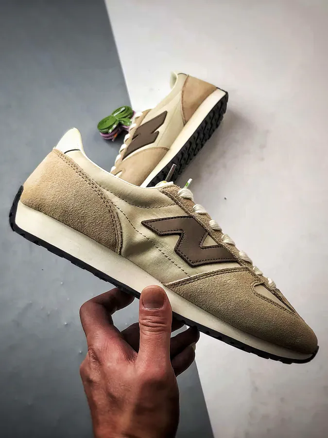 New Balance 471 Retro Sneaker