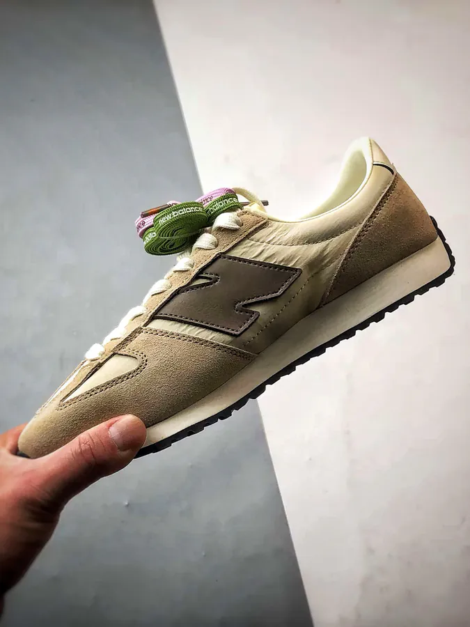 New Balance 471 Retro Sneaker