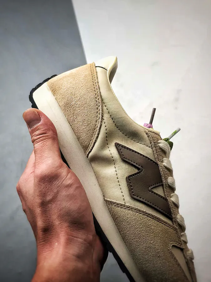 New Balance 471 Retro Sneaker