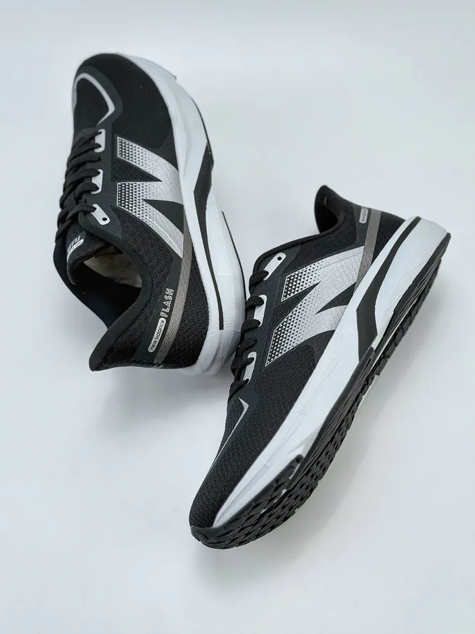 New Balance FuelCell SuperComp Trainer V2 Runner's Choice