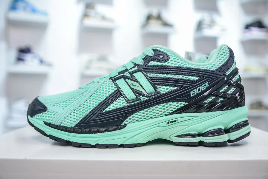 New Balance T Beam Classic Sneaker