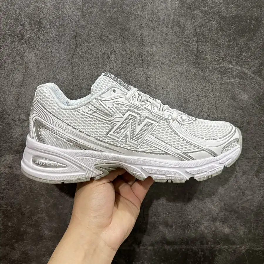 New Balance 740 Series Vintage Sneaker