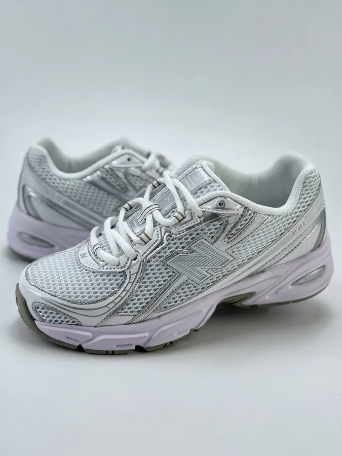 New Balance 740 Series Sneaker