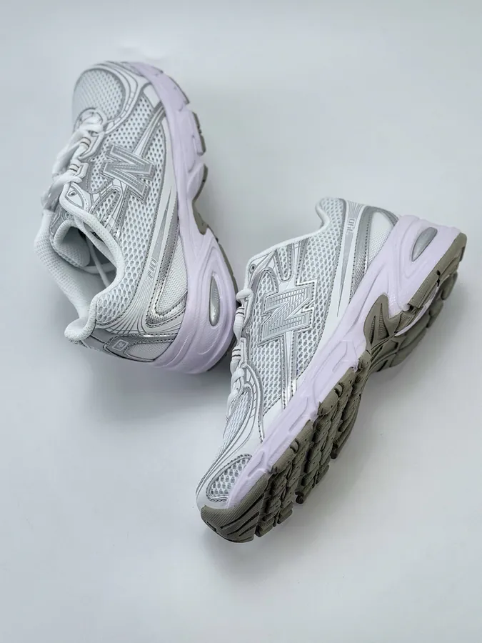 New Balance 740 Series Sneaker