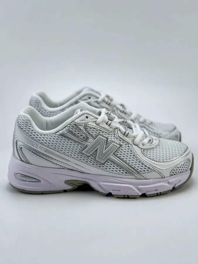 New Balance 740 Series Sneaker