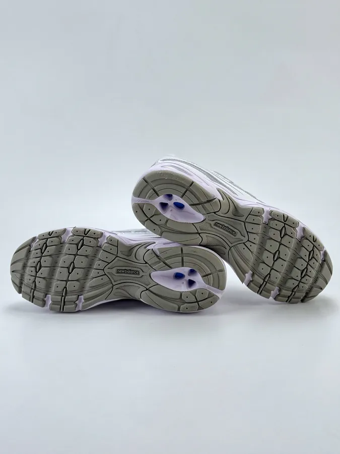 New Balance 740 Series Sneaker