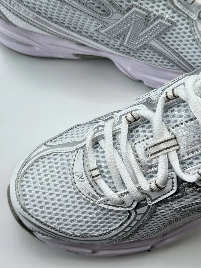 New Balance 740 Series Sneaker