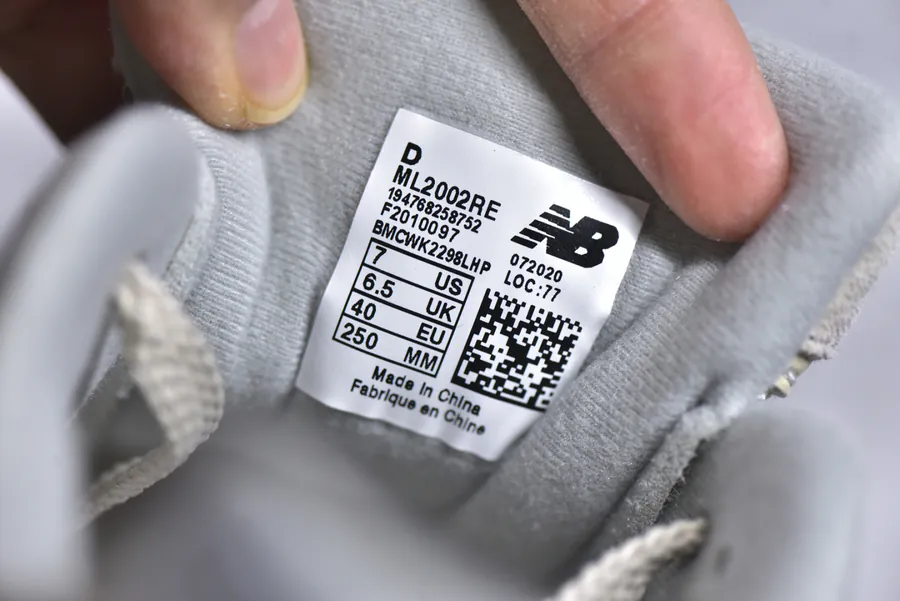 New Balance 2002R Classic Color