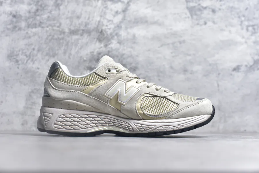 New Balance 2002R Classic Sneaker