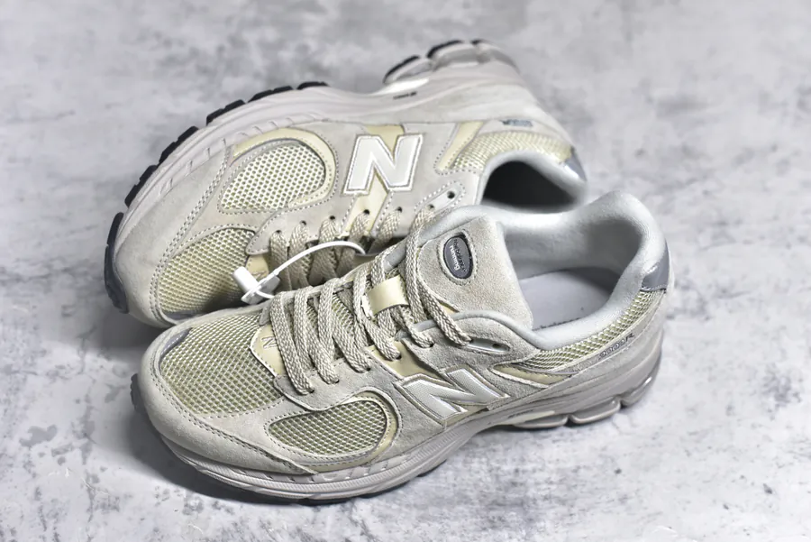 New Balance 2002R Classic Sneaker