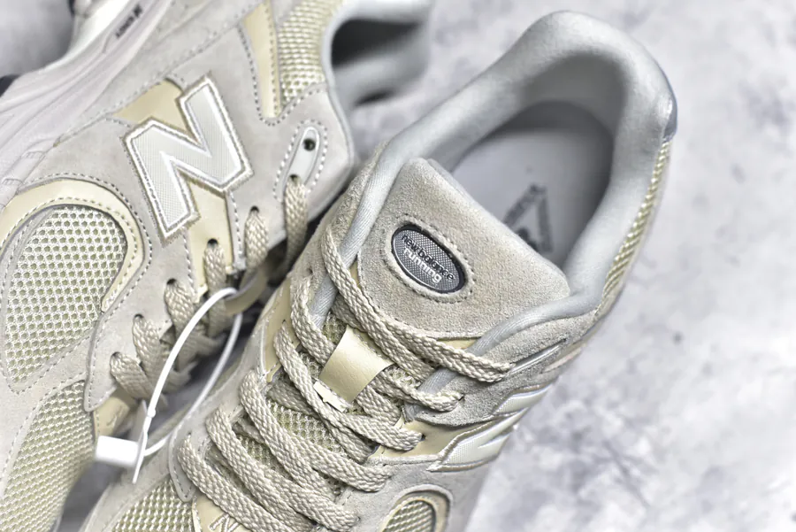 New Balance 2002R Classic Sneaker