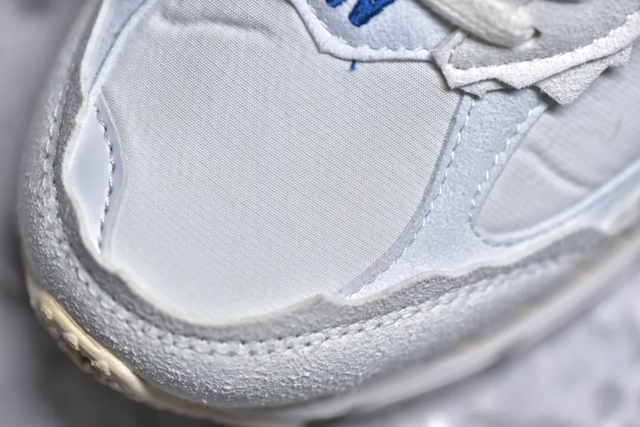 New Balance 2002R Classic Sneaker