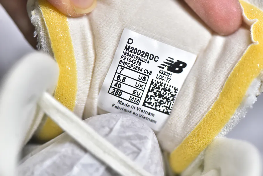 New Balance 2002R Classic Sneaker