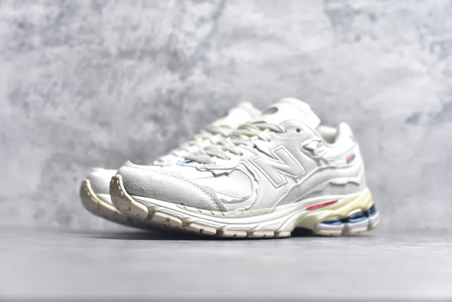 New Balance 2002R Classic Sneaker