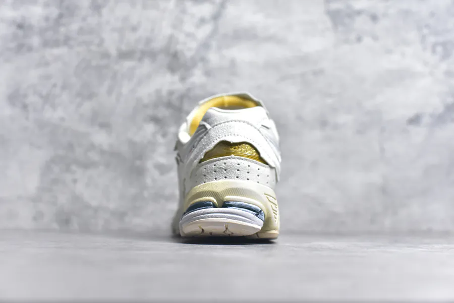New Balance 2002R Classic Sneaker