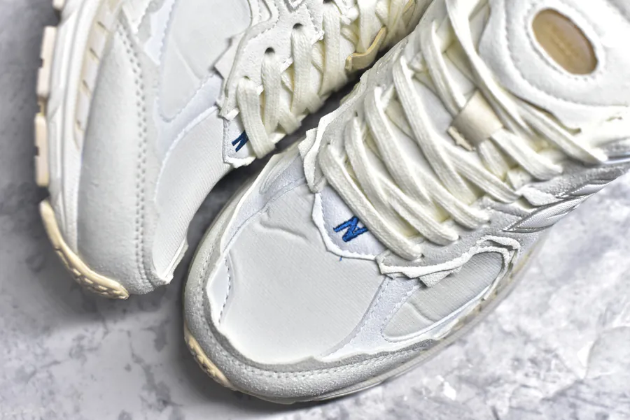 New Balance 2002R Classic Sneaker