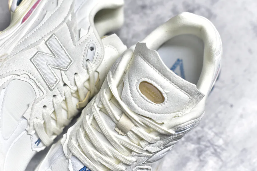 New Balance 2002R Classic Sneaker