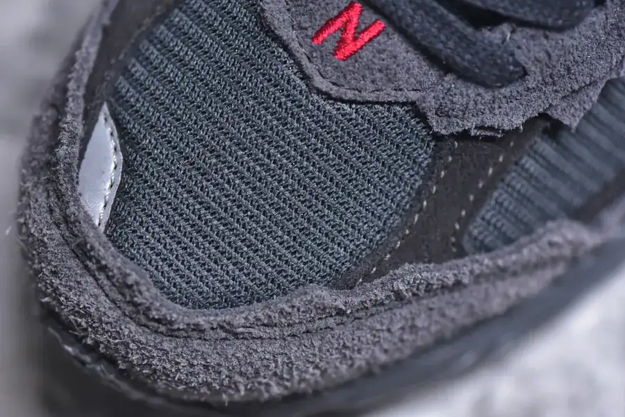 New Balance 2002R Classic Sneaker