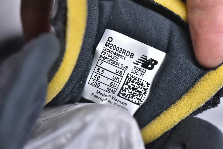 New Balance 2002R Classic Sneaker