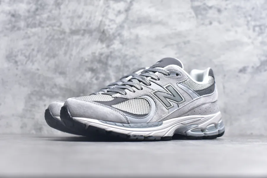 New Balance 2002R Classic Sneaker