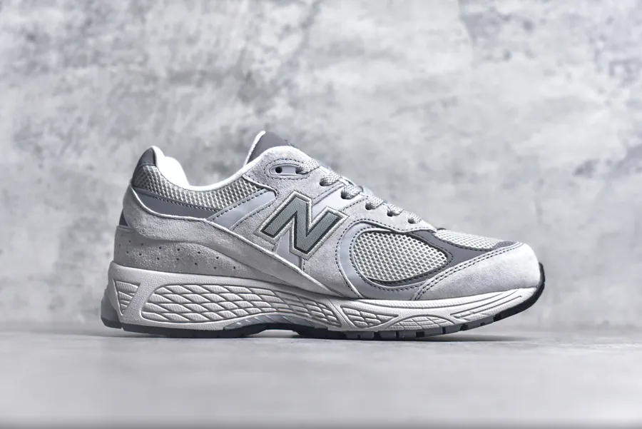 New Balance 2002R Classic Sneaker