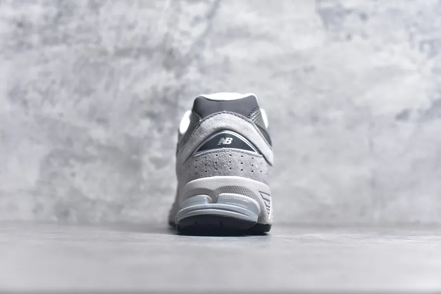 New Balance 2002R Classic Sneaker
