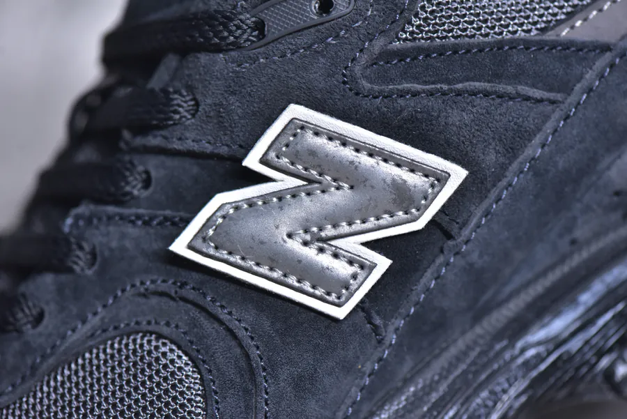 New Balance 2002R Classic Sneaker