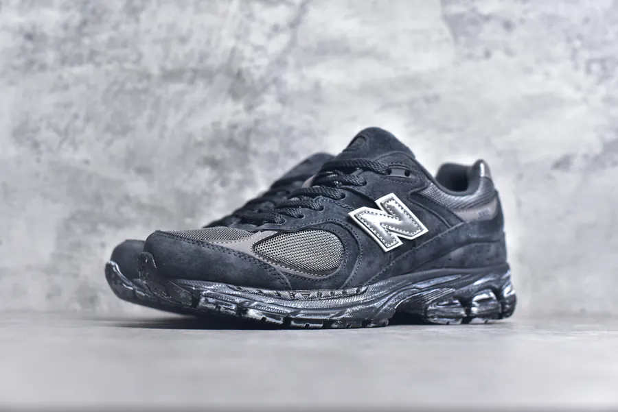 New Balance 2002R Classic Sneaker