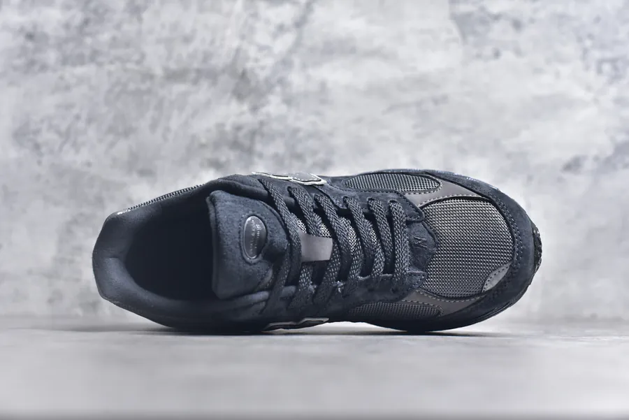 New Balance 2002R Classic Sneaker