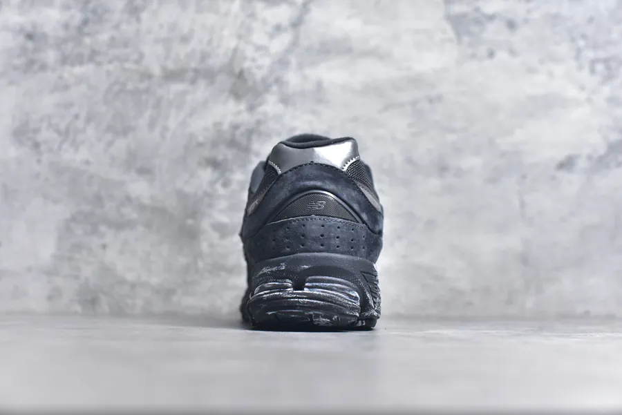 New Balance 2002R Classic Sneaker
