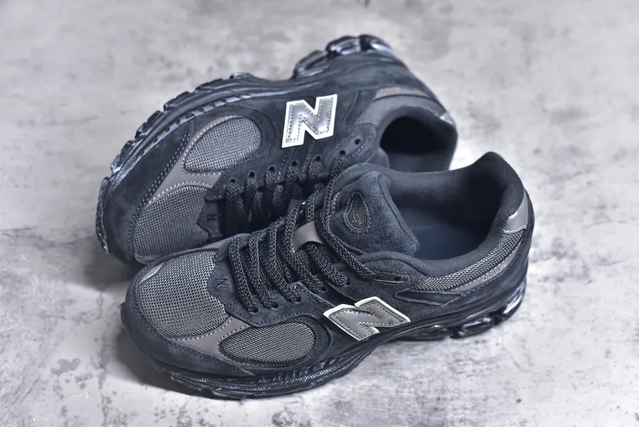 New Balance 2002R Classic Sneaker