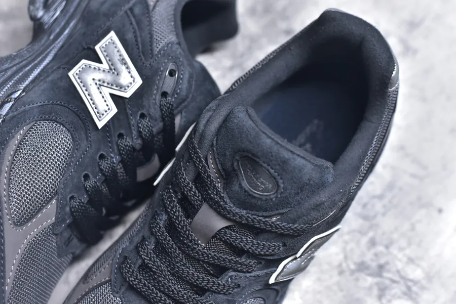 New Balance 2002R Classic Sneaker