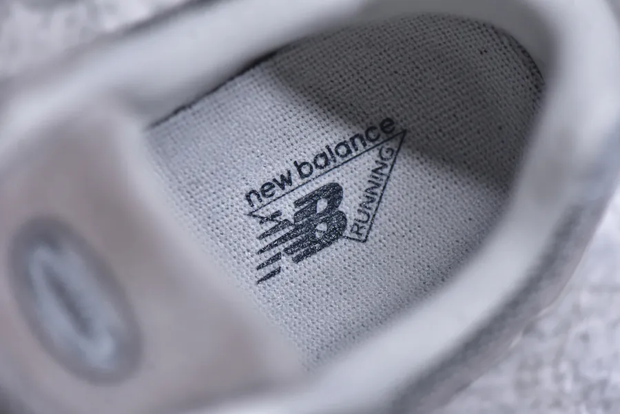 New Balance 2002R Classic Sneaker