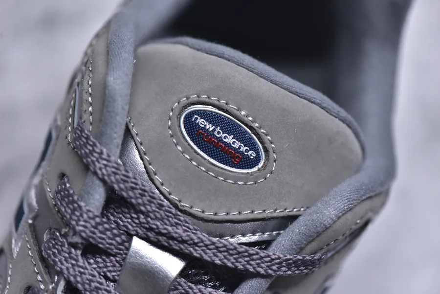 New Balance 2002R Classic Sneaker