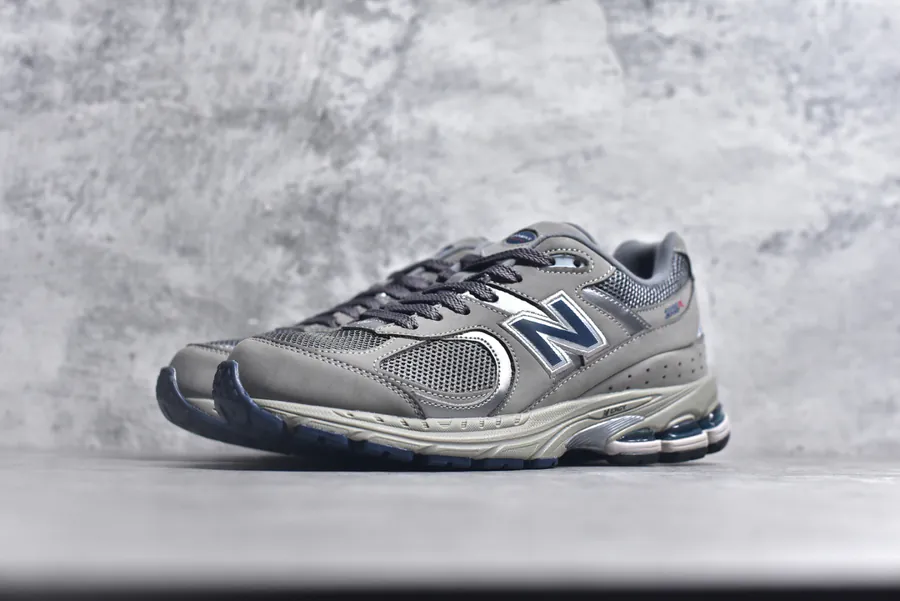 New Balance 2002R Classic Sneaker