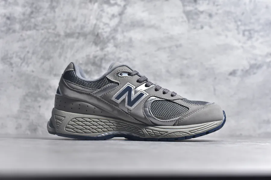 New Balance 2002R Classic Sneaker