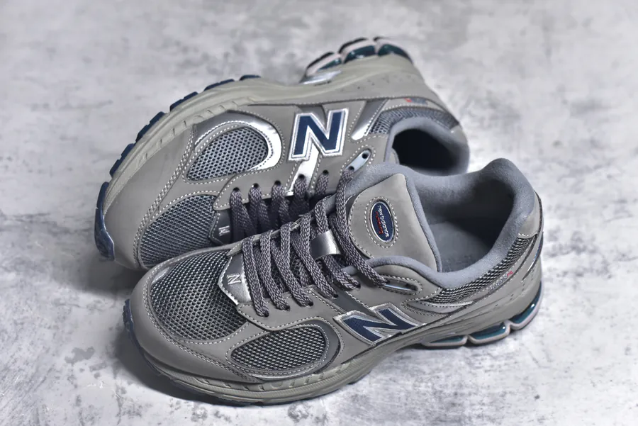 New Balance 2002R Classic Sneaker
