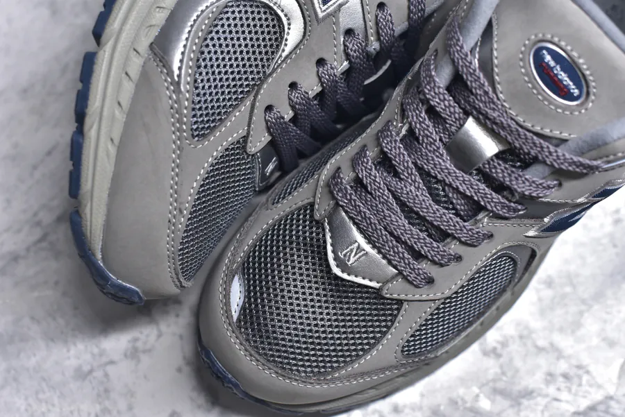 New Balance 2002R Classic Sneaker
