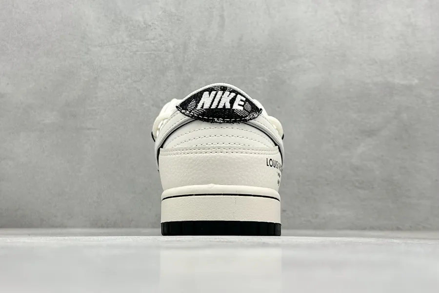 Nike SB Dunk Low LV Collaboration Low Top Sneakers