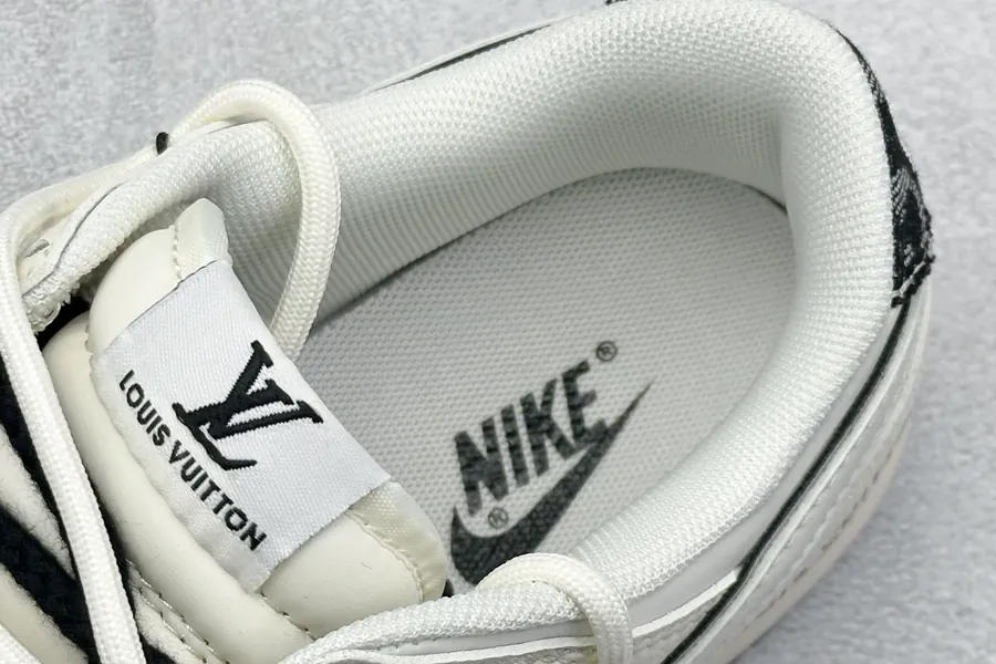 Nike SB Dunk Low LV Collaboration Low Top Sneakers