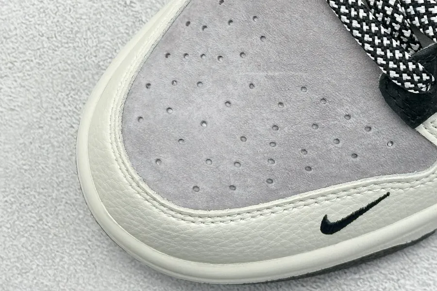 NK SB Dunk Low Custom Collaboration Low Top Sneakers