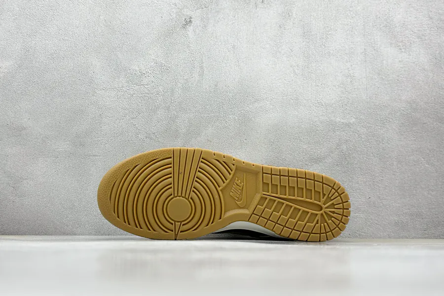 Nike SB Dunk Low Snake Year Limited Edition