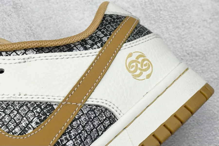 Nike SB Dunk Low Snake Year Limited Edition