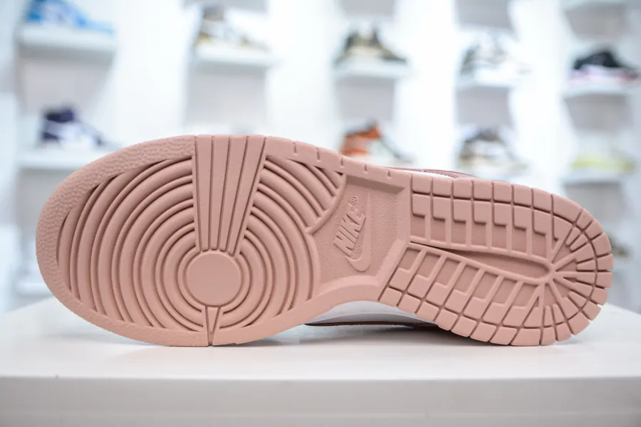 NK Dunk Low in Rose Pink