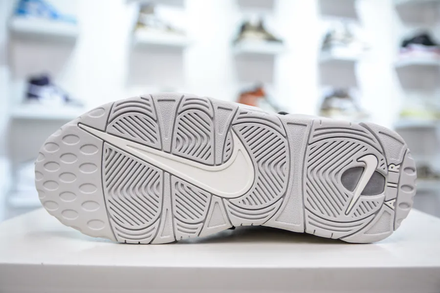 NK Air More Uptempo '96 OG Sneaker